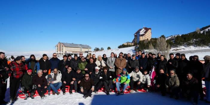 Palandöken'i bu kez gazeteciler şenlendirdi