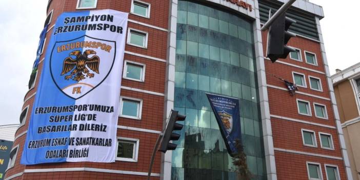 Başkan Fırat’tan Esnaf Sarayı’na ‘Dev’ Şampiyon Erzurumspor Bayrağı