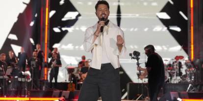 Murat Boz Erzurum’u coşturdu! Festival alanında binlerce kişi şarkılara eşlik etti