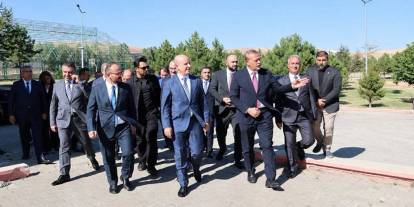 Bölge Üniversiteleri Ahlat’ta Bir Araya Geldi