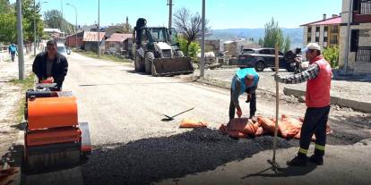 Narman’da Ulaşımı Değiştirecek Çalışma: Yıllardır Beklenen Yayla Yolu Asfaltlanıyor