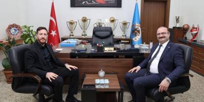 Konyaspor maçı öncesi Erzurumspor FK’ya moral! Rektör Hacımüftüoğlu tesislerde