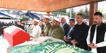 Narmanlı Camii’nde iki ayrı veda: Erzurum genç akademisyen ve gazisine ağladı