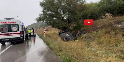 Erzurum-Pasinler yolunda kaza: Belediye aracı ters döndü, 2 yaralı