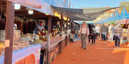 İzmir’de Erzurum rüzgarı: Cağ kebabı ve kadayıf dolması büyük ilgi görüyor