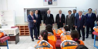 Erzurum’da 250 öğrenciye bot ve mont desteği! TOBB ve ETSO’dan anlamlı dayanışma