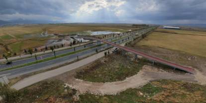 Erzurum’da kazalara karşı dev adım! Hayvanlar için yapılan ekolojik köprü tamamlandı