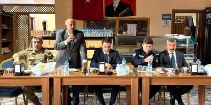 Şenkaya’da Muhtarlar Günü buluşması: Başkan Özcan’dan dayanışma mesajı
