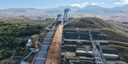 Erzurum’daki kayakla atlama tesisinde büyük dönüşüm: Beton pistler yenileniyor