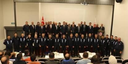 Erzurum’da “Saltanattan Cumhuriyete” konferansı düzenlendi