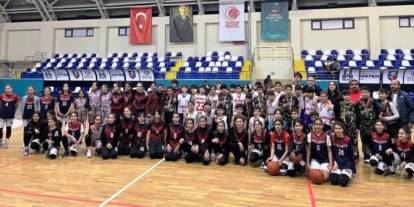 Sabancı basketbol küçüklerde hem kızlarda hem erkekler de şampiyon