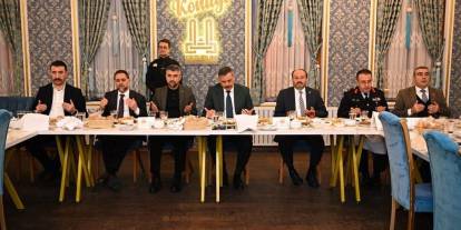 Kerküklü öğrencilerle iftar yaptılar