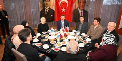 Şehit aileleri ve gazilerle iftar sofrasında buluştular