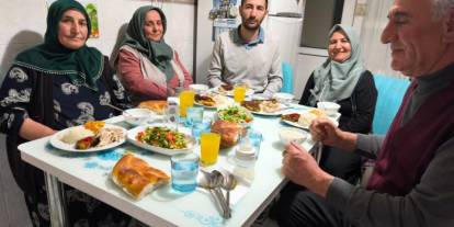 Erzurum’da 4 kuşak aileler iftarda buluşturuldu