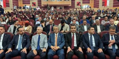 Milletvekili Aydın, Kızıl Elma Türkçe Ödül törenine katıldı
