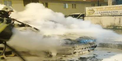 Erzurum'da araç yangını korkuttu