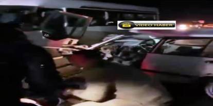Uzundere'de midibüs ile otomobil çarpıştı: 2 yaralı