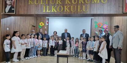 Minik Yazarlar Hayallerini Kitaplaştırdı Gelirini Hasta Arkadaşlarına Bağışladı