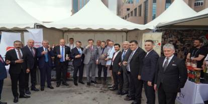 TOBB Başkanı Hisarcıklıoğlu'ndan ETSO standına ziyaret