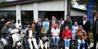 Vali Çiftçi, engelli vatandaşlarla bir araya geldi