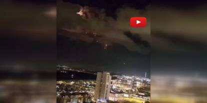 Tel Aviv'e düşen füzeler böyle görüntülendi