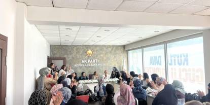 AK Parti Aziziye ilçe kadın kolları teşkilat toplantısı yapıldı