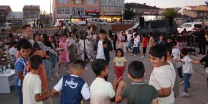 Karayazı’da gezici sinema ve açık hava konseri etkinliği