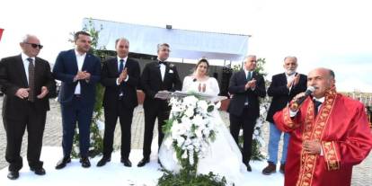 Başkan Özcan, Kızının nikahını kıydı