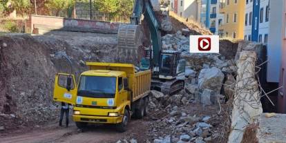İspir’de heyelan krizi