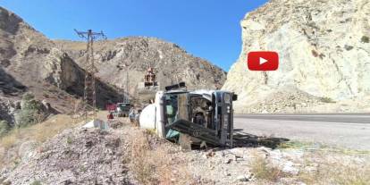 Erzurum-Artvin karayolunda kaza: Beton mikseri devrildi