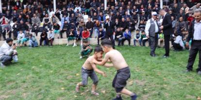 Cumhuriyet ile yaşıt karakucak güreşleri