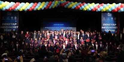 Geleceğin teknoloji yıldızları Deneyap Mezuniyet töreninde buluştu