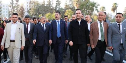 Dünya Asrın İnşasına şaştı kaldı