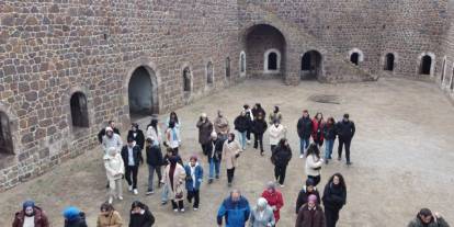 Tarihi mekanda öğrencilere ders