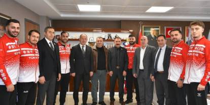 Avrupa üçüncüsü Curling Milli Takımı’ndan Çakmur’a ziyaret