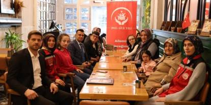 "Sevgi köprüsü ile gönülden gönüle bağ kuruyoruz"