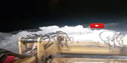 Tekman’da karla mücadele ekipleri kapalı mahalle yollarını açmak için seferber oldu