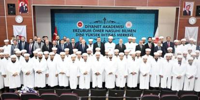 Diyanet Akademisi'nde mezuniyet heyecanı