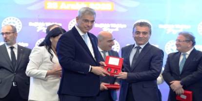 Erzurum’a gelecek ambulansları teslim alındı