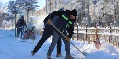 Büyükşehir'in kar timleri işbaşında