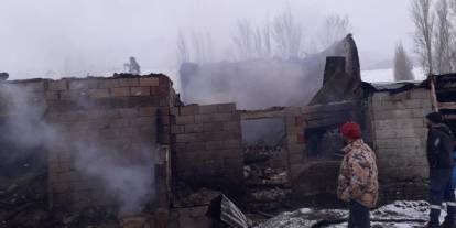 Mahallede korkutan yangın