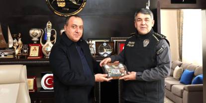 Emniyet Müdürü Karaburun'dan Narman Belediye Başkanı Kınalı 'ya nezaket ziyaret