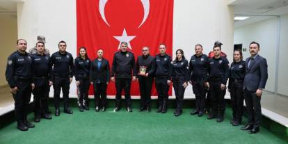 Karaburun’dan personele vefa