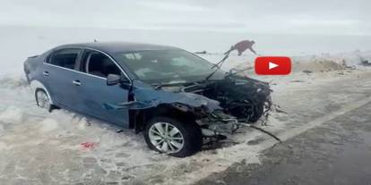 Erzurum'da otomobille tırın çarpıştığı kazada sürücüler yaralandı