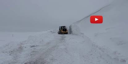 Erzurum'un Tekman ilçesinde kar kalınlığı 5 metreyi buldu
