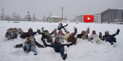 Belçikalı turistler Erzurum'da karda gönüllerince eğlendi