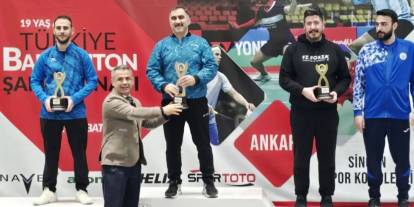 Erzincan’dan Tarihi Başarı: Gençler Badminton Türkiye Şampiyonu Oldu