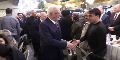 Erzurum’da şehit ve gazi aileleri ile iftar yemeğinde bir ayaya geldi