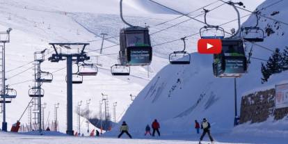 Palandöken'de kayak keyfi sürüyor