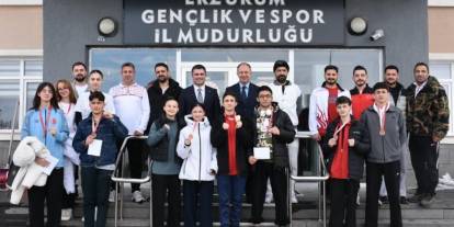Şampiyon taekwondocular ödüllendirildi